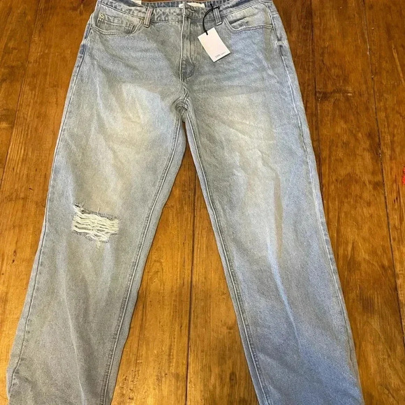 Piper and scoot Distressed jeans - Picture 2 of 4